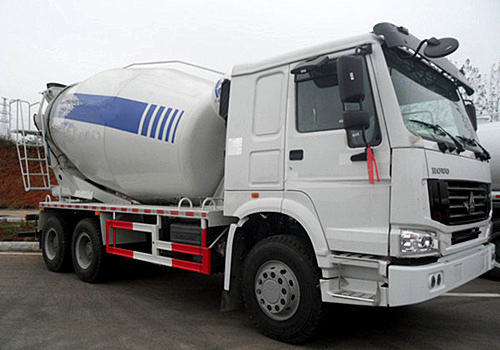 (10-14cbm) Sinotruk HOWO mixer truck 5 mm thick manganese alloy steel