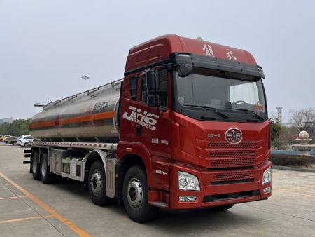 Jiefang 8X4 30m³ Oil Delivery Truck