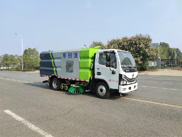 Dongfeng 4x2 road cleaning truck