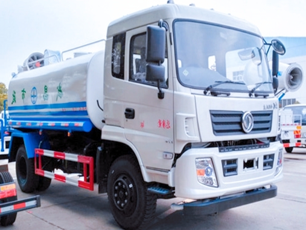 Dongfeng 4X2 multifunctional dust suppression vehicle