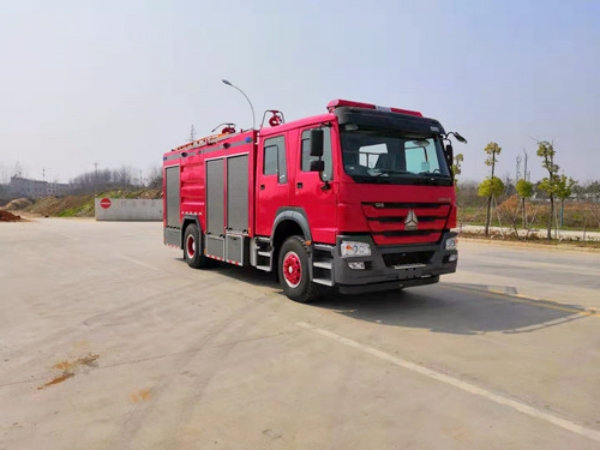 Sinotruk Howo 8T foam dry powder combined fire truck