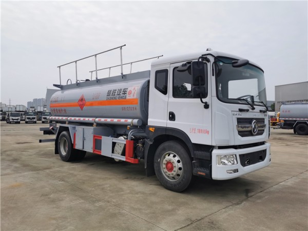 Dongfeng 12700 Liters Oil Truck 