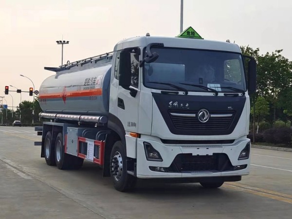 Dongfeng 6X4 21 cbm Oil Transport Vehicle