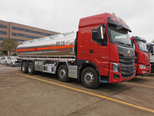 Dongfeng Liuqi 8X4 30.5m³ Oil Delivery Truck 