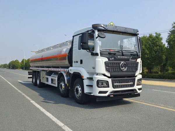 SHACMAN 8X4 26.3m³ Oil Delivery Truck 