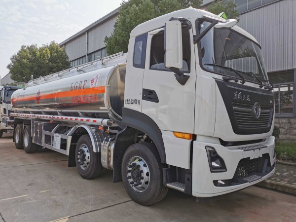 Dongfeng 8X4 25.2m³ Oil Delivery Truck 