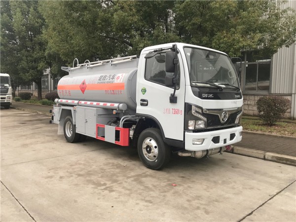 4X2 Dongfeng 3-5 Tons Refueling Truck With Fuel Dispenser