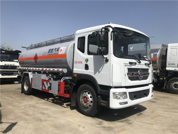 14500L Dongfeng 4X2 Refueling Truck With Fuel Dispenser