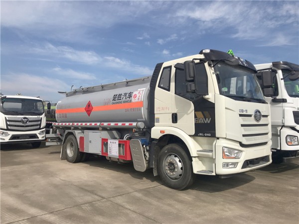  Jiefang 10 Tons Oil Tank Truck, 4X2 Refueling Truck