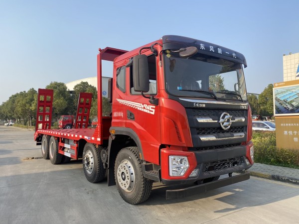 Dongfeng 8X4 flatbed transport vehicle, 25t excavator trailer