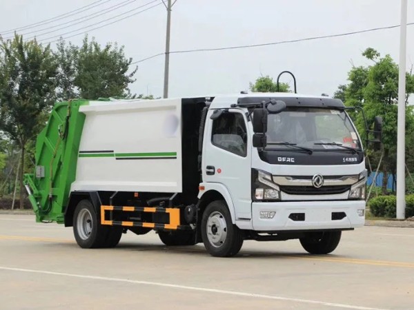 8m³ ​Dongfeng D7 compressed garbage truck