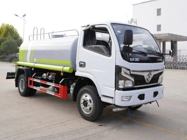 Dongfeng F6 4x2 5m³ water truck