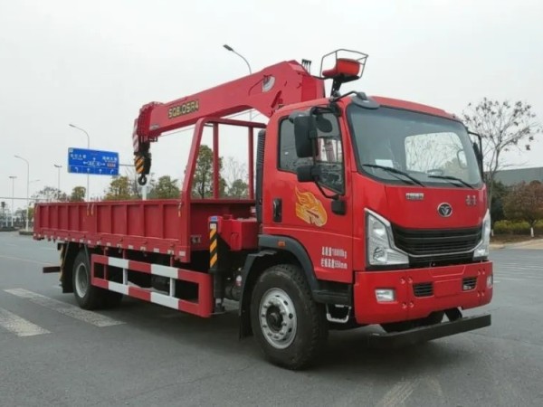 4X2 Sinotruk Homan truck with 12 ton crane