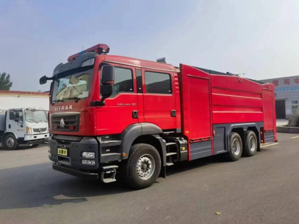 6X4 Sinotruk Sitrak foam fire truck