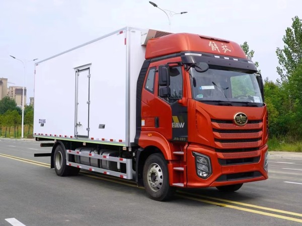 Jiefang J6G automatic transmission refrigerated truck