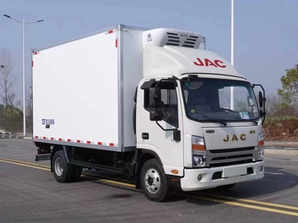 4X2 JAC Q6 refrigeration van truck