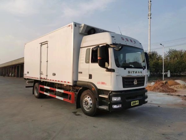 Sinotruk Sitrak 6.8m Refrigerated truck 