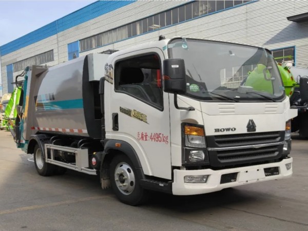 Sinotruk HOWO 6m³ underground compressed garbage truck