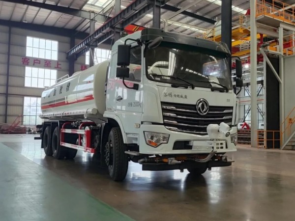 6X4 Dongfeng 20m³ water truck