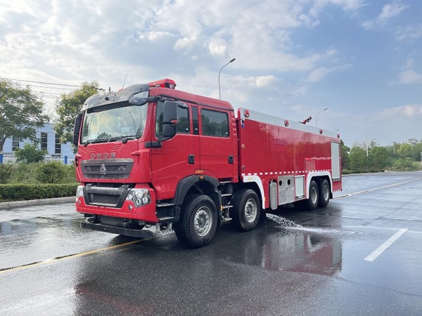 HOWO 8X4 25 ton foam fire truck