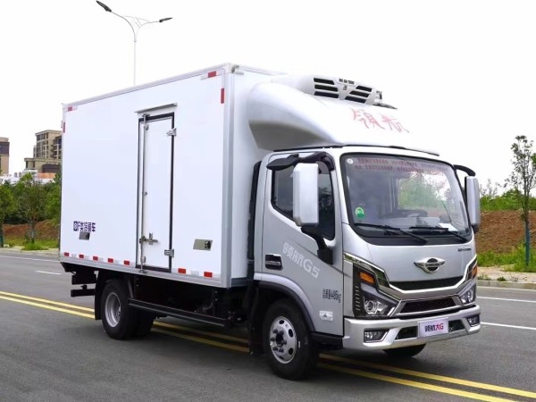 Foton G5 4X2 refrigerated truck 