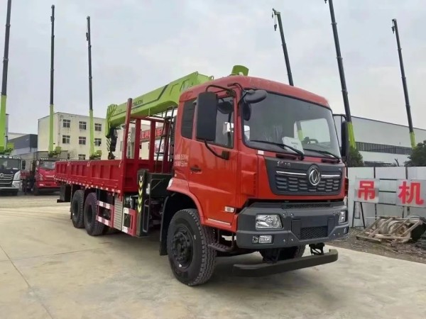 Dongfeng 6X4 truck with ZOOMLION 14 ton 5-section crane