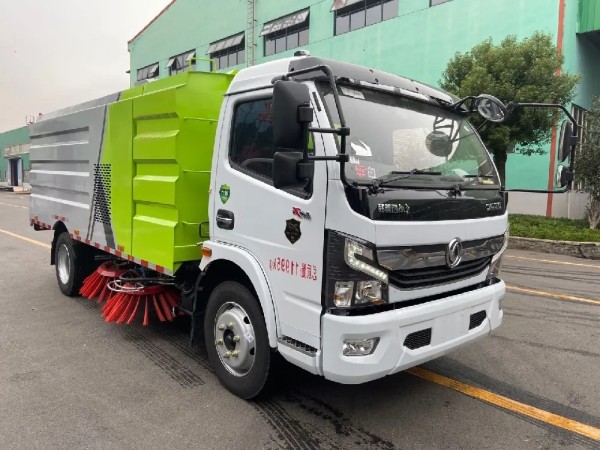 Dongfeng D7 4X2 road sweep truck