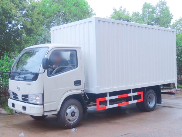 4x2 Dongfeng 5 Ton Cargo Van Truck