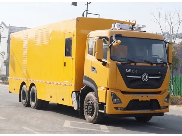 Dongfeng Tianlong 6X4 800KW power supply vehicle