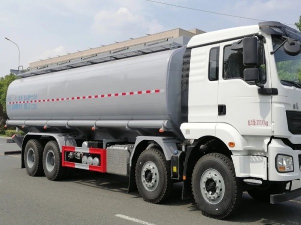 Shacman Delong M3000 8X4 sewage suction truck