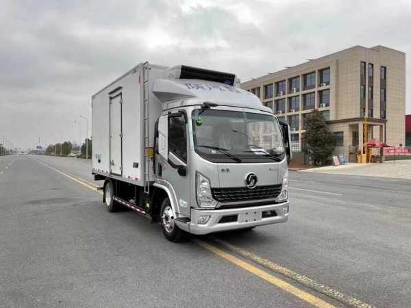 Shacman Light Truck K5000 Automatic Transmission Refrigerated Truck