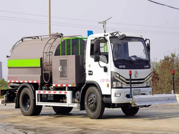 Dongfeng D7 4X2 Road High Pressure Cleaning Vehicle