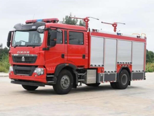 Howo 4X2 dry powder foam combined fire truck