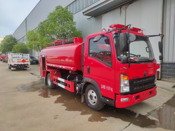 Sinotruk HOWO 6m³ fire sprinkler truck