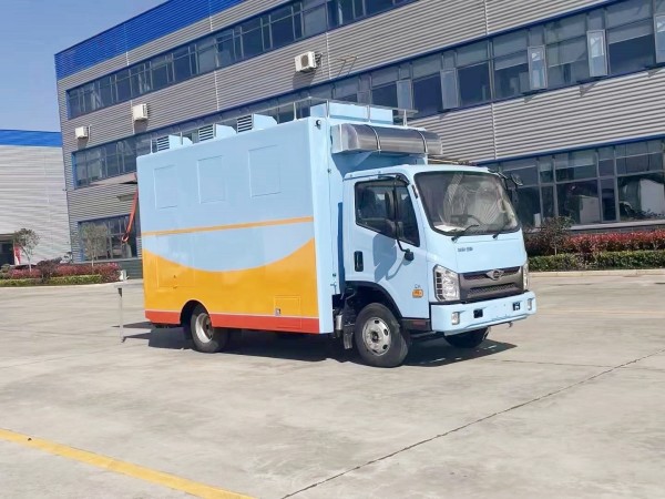 4X2 Foton H2 kitchen Truck