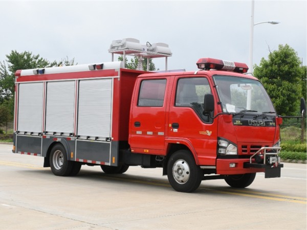 Isuzu 600P equipment fire truck