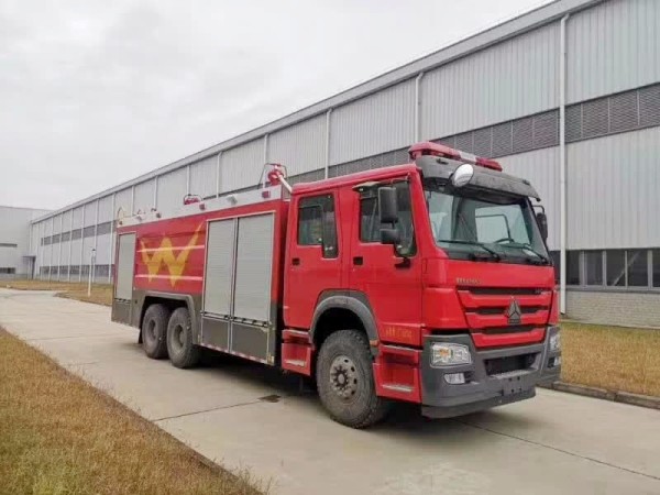 Sinotruk Howo 6X4 dry powder and foam fire truck